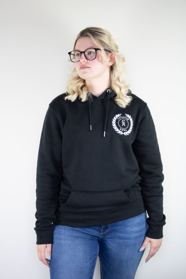 Vrouwelijk model hoodie